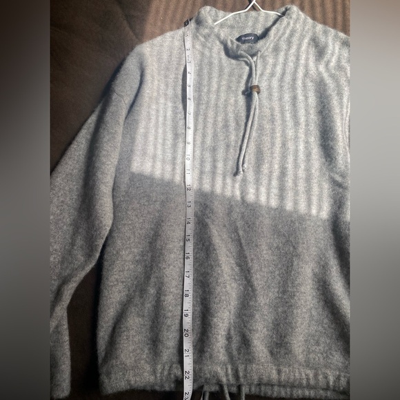 Theory 100% cashmere gray sweater - Picture 8 of 12